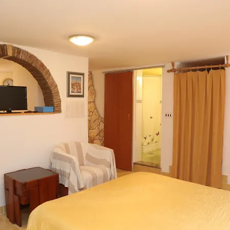 Knezovic * Rovinj