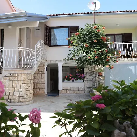 Knezovic Apartment